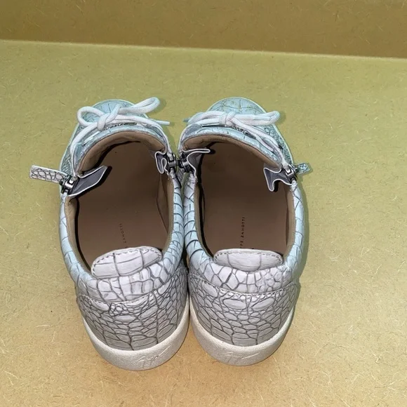 Giuseppe Zanotti - Picture 2 of 11